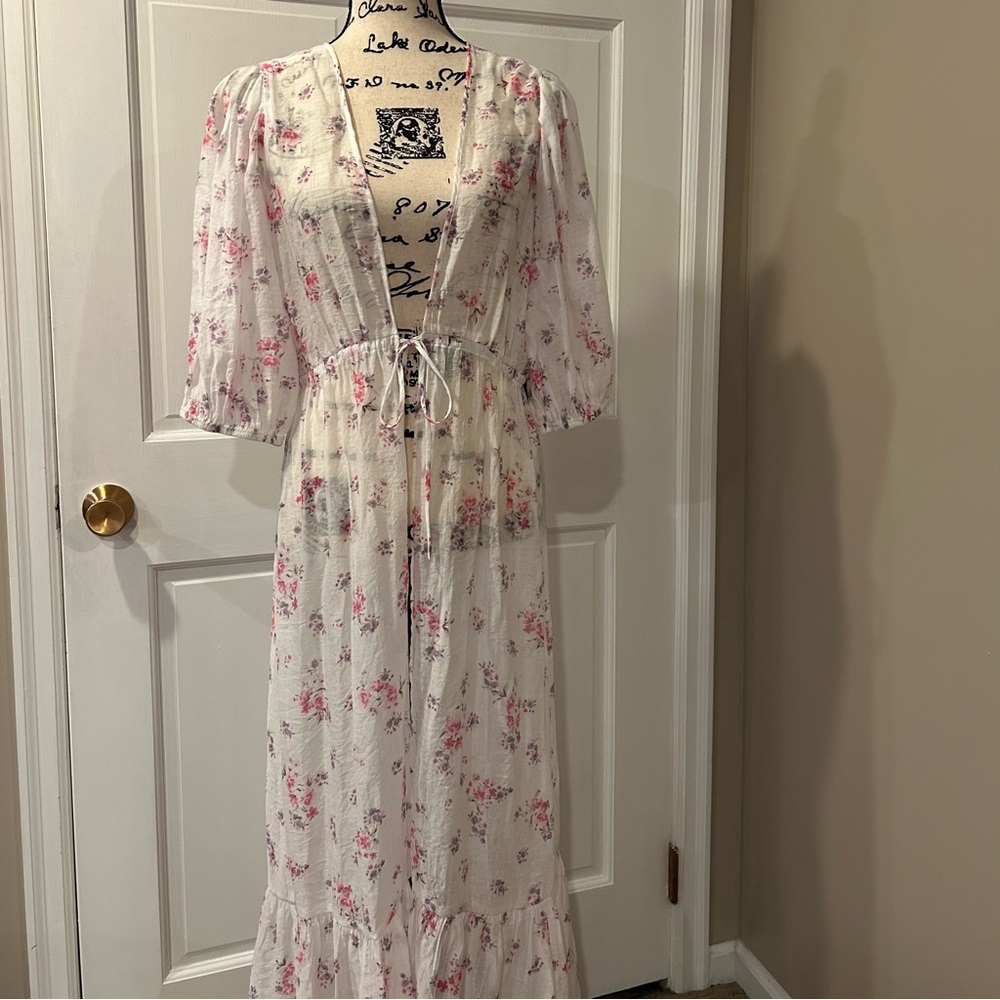 Vince Camuto Garden Romance Waist Tie Robe - Picture 8 of 16